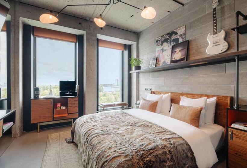 Deluxe Room, Sir Adam Hotel, Part Of Sircle Collection