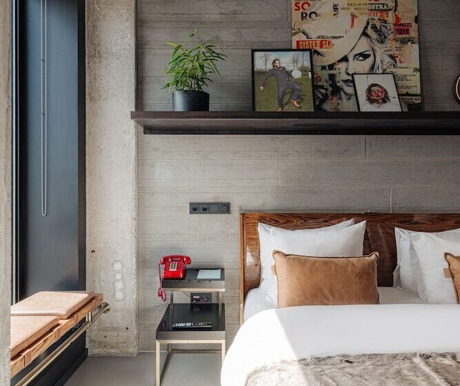 Standard Room, Sir Adam Hotel, Part Of Sircle Collection