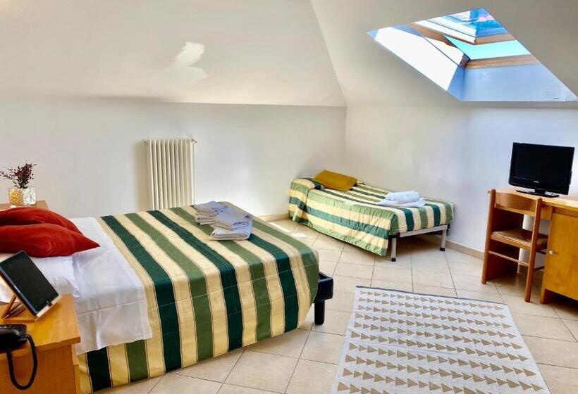 Четырехместный Номер Стандарт, Albergo Villa Ada