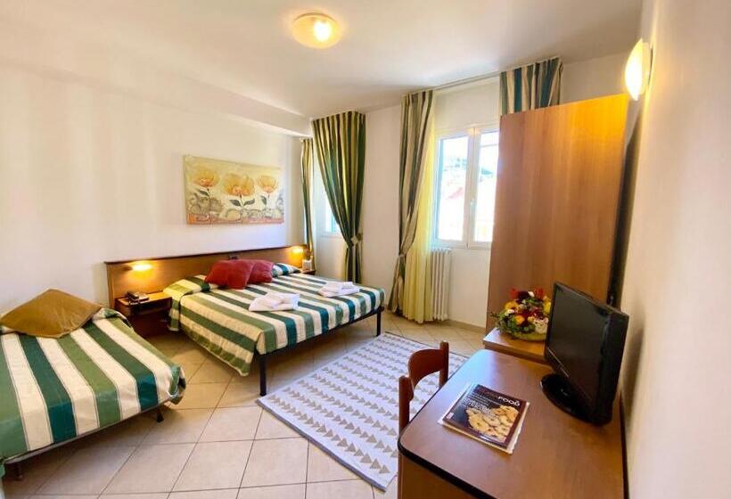 Номер Стандарт Трехместный, Albergo Villa Ada