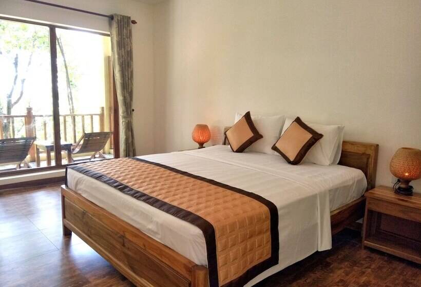 اتاق لوکس با چشم‌انداز باغ, Ancarine Beach Resort