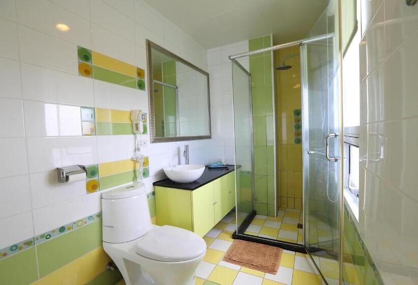 اتاق استاندارد چهار تخته با چشم‌انداز دریا, Hang Hai B & B