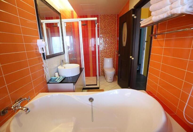 اتاق استاندارد چهار تخته با چشم‌انداز دریا, Hang Hai B & B