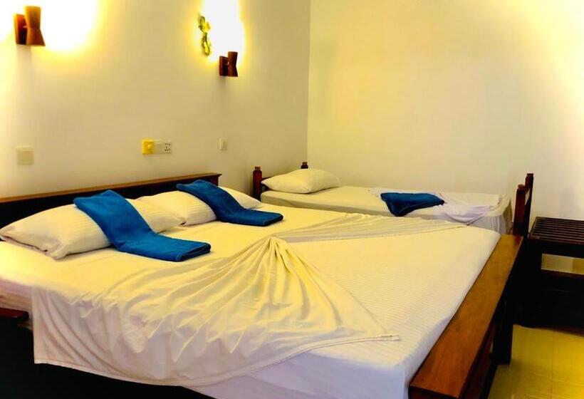 Трехместный Номер Deluxe, Mirissa Beach Inn