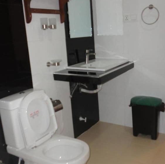 3 Bett Deluxe Zimmer, Mirissa Beach Inn