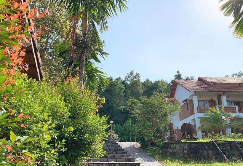 اتاق لوکس با چشم‌انداز باغ, The Garden House Phu Quoc Resort