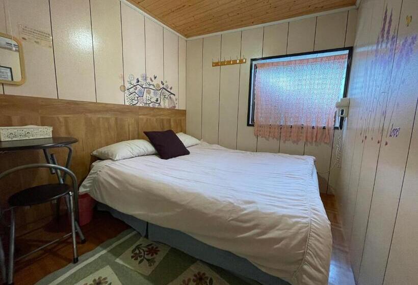 اتاق استاندارد با سرویس بهداشتی مشترک, Linyuan Village