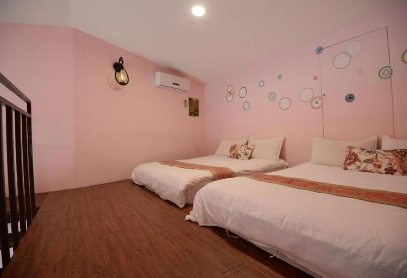 اتاق استاندارد چهار تخته با چشم‌انداز دریا, Blue Sky B&b