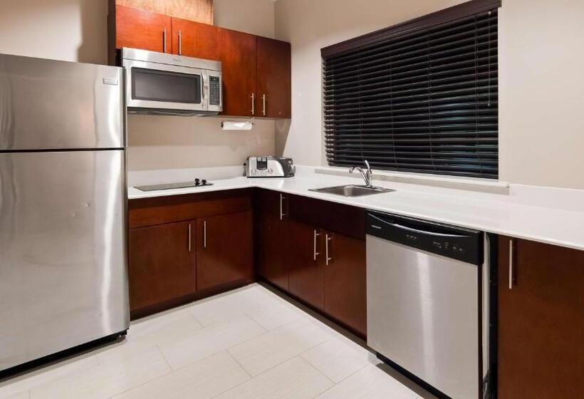 Студия Стандарт, Best Western Plus Spring Inn & Suites