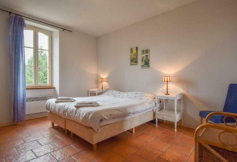 Студия Стандарт, Domaine D'essendiéras
