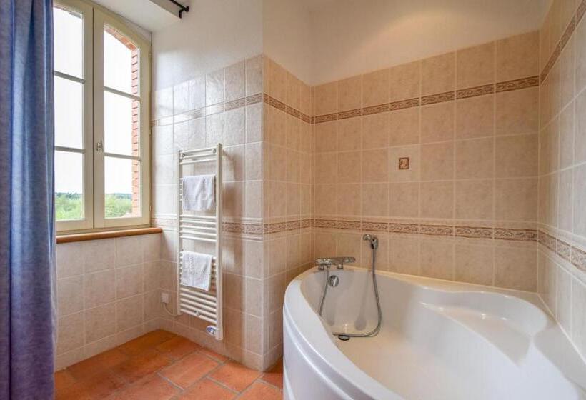 Студия Стандарт, Domaine D'essendiéras