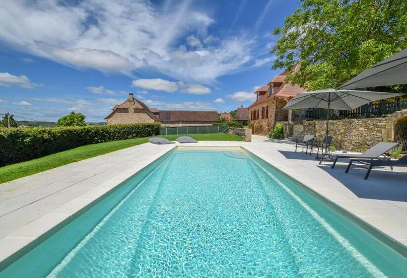 Дом 4 Спальни, Domaine D'essendiéras