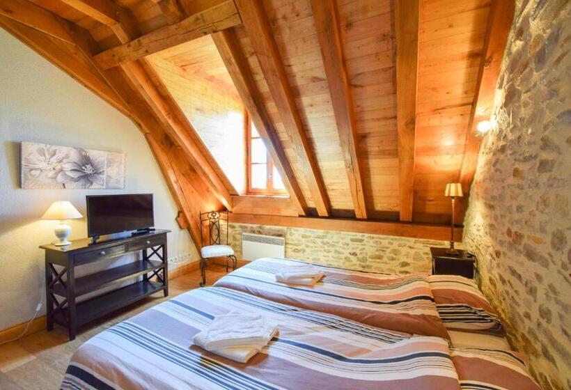 Дом 4 Спальни, Domaine D'essendiéras