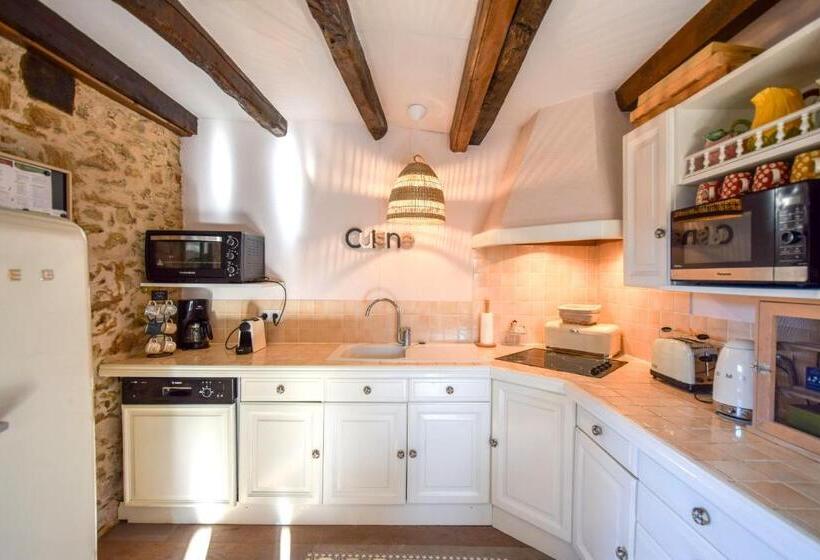 Дом 3 Спальни, Domaine D'essendiéras