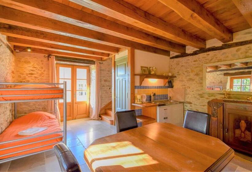 Дом 4 Спальни, Domaine D'essendiéras