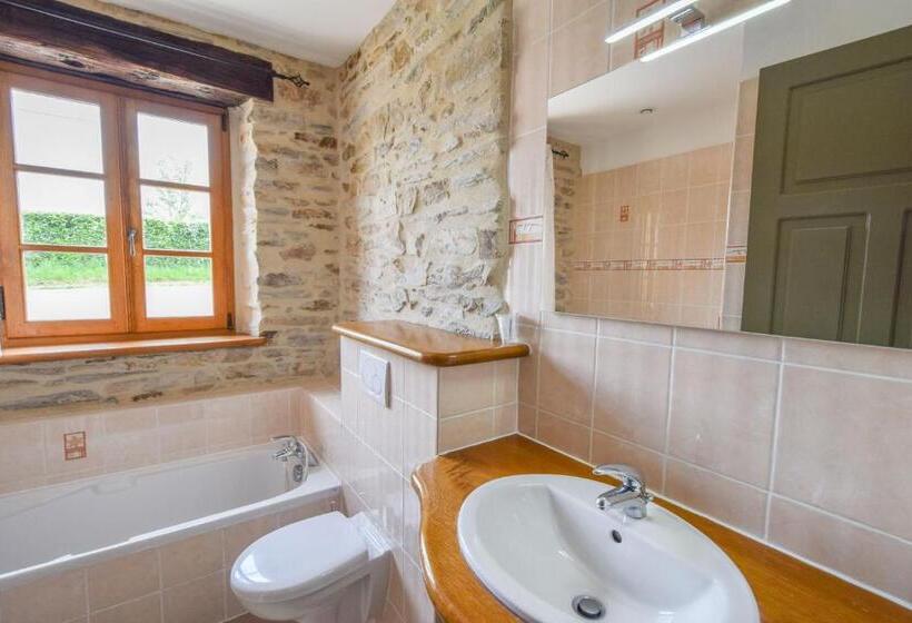 Дом 4 Спальни, Domaine D'essendiéras
