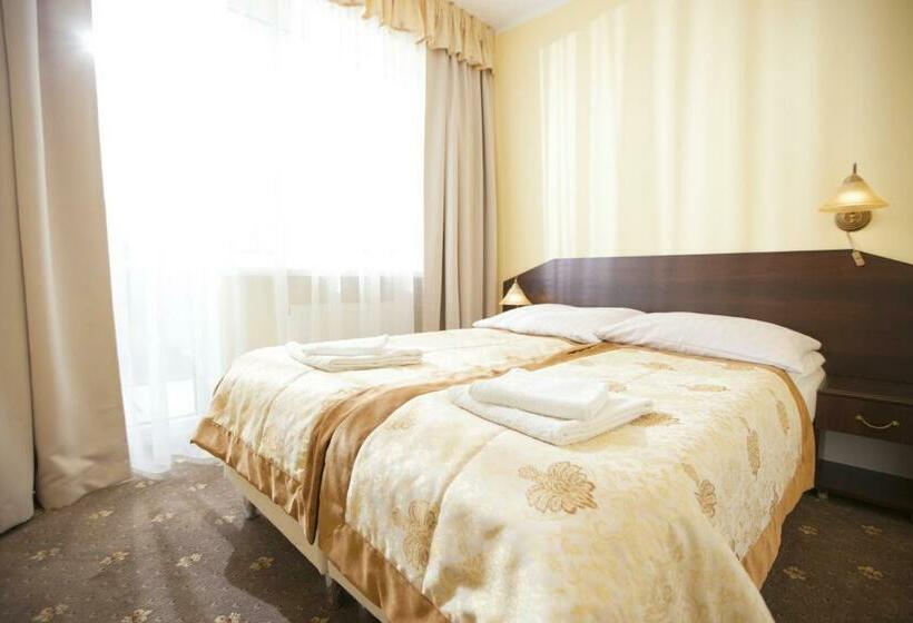 اتاق استاندارد سه نفره, Jantar