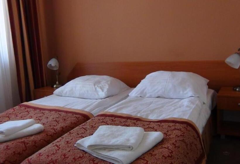 استودیوی استاندارد, Jantar