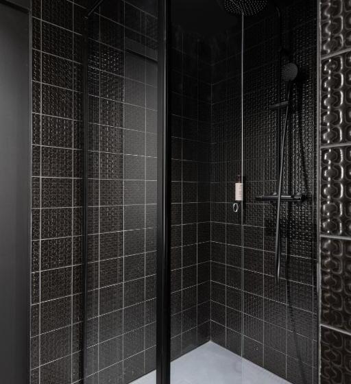 سوییت جونیور, Mihotel Sala