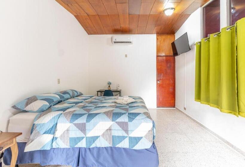 اتاق لوکس, Volcano Hostal Y Restaurante