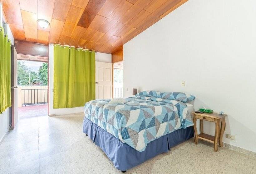 اتاق لوکس, Volcano Hostal Y Restaurante