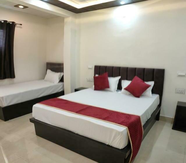 Quarto Familiar, Goyal Palace
