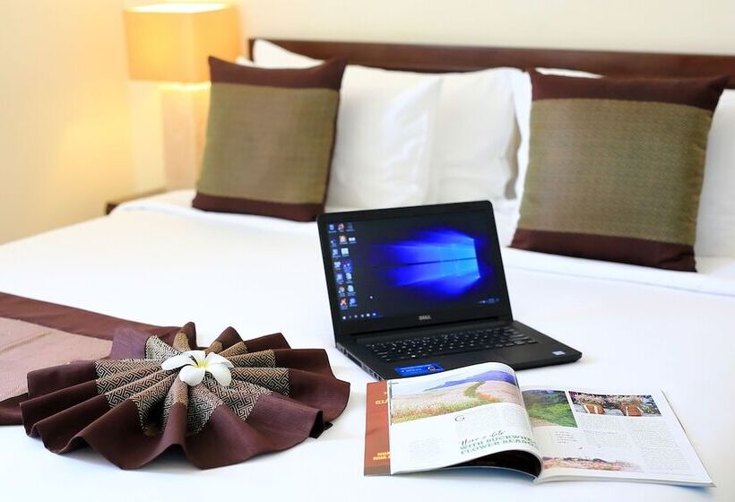 اتاق سوپریور سه تخته, Glenwood City Resort