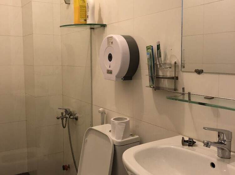 اتاق استاندارد سه نفره, Istay Inn Saigon