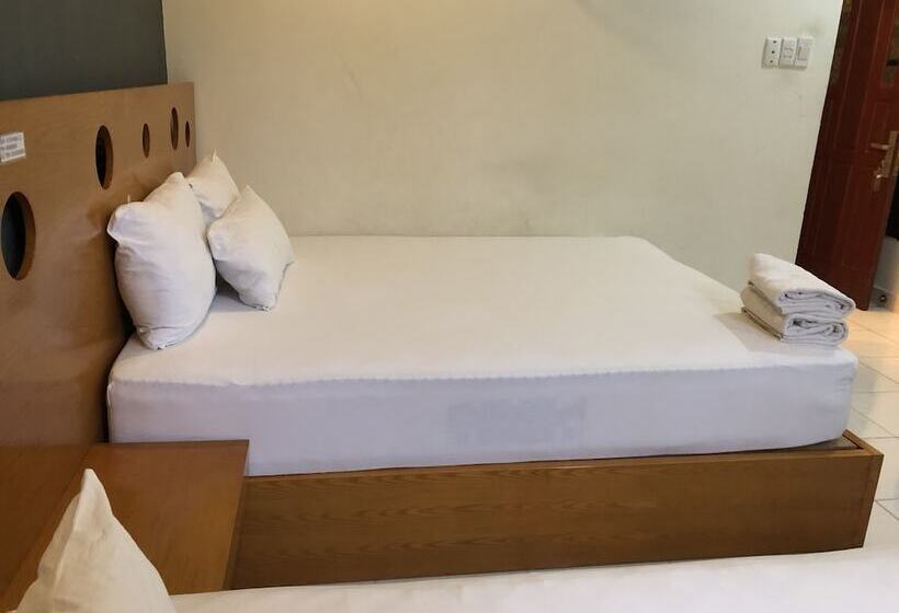 اتاق استاندارد سه نفره, Istay Inn Saigon