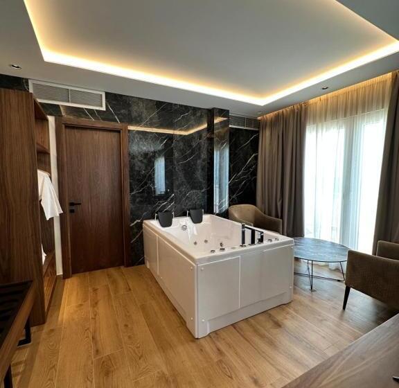 Люкс с гидромассажем, Klajdi Resort & Spa