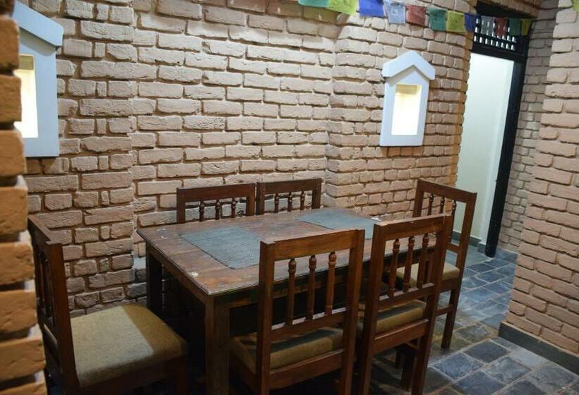 اتاق لوکس, Garangja