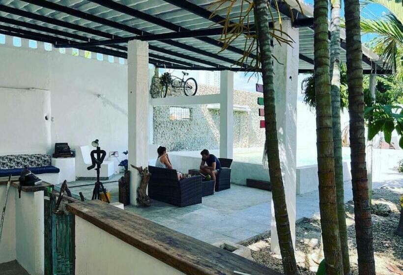 غرفة قياسية ثلاثية, Room In Lodge   Tr A4d Hostel Room Near Castillo San Felipe With Pool And Wifi