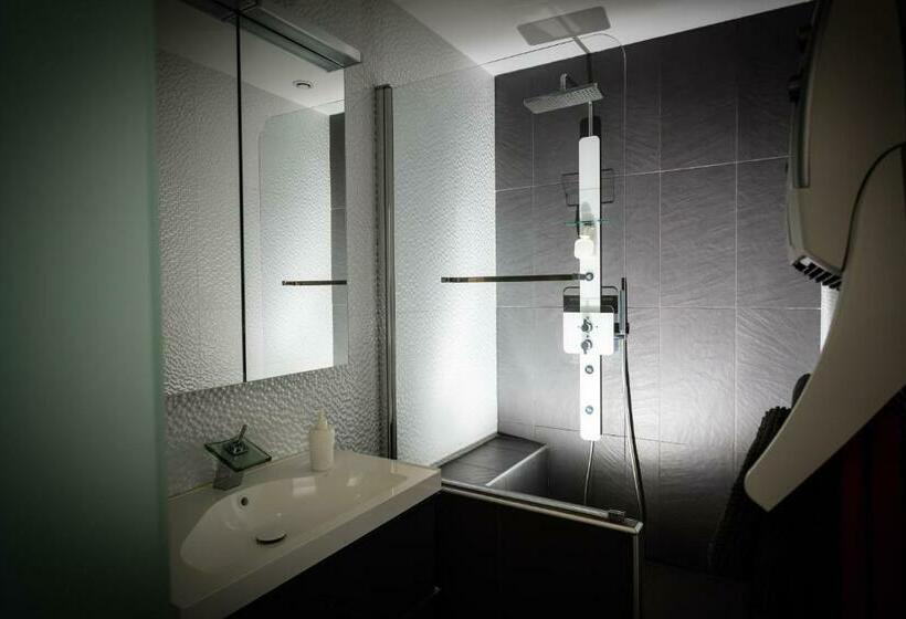 اتاق لوکس با تخت بزرگ, Chambres D'hotes Deluxe Jacuzzi Mas De L'etoile