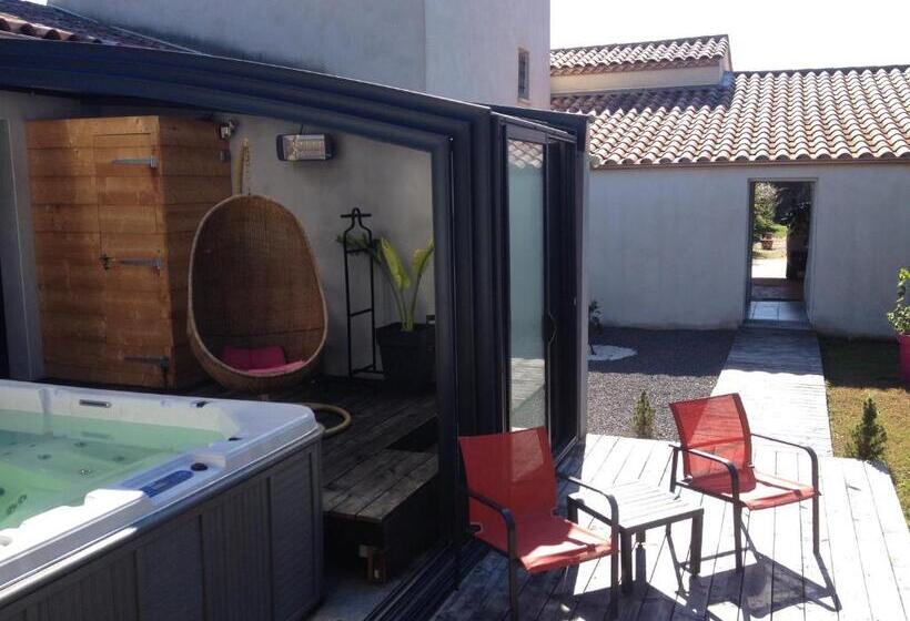 اتاق لوکس با تخت بزرگ, Chambres D'hotes Deluxe Jacuzzi Mas De L'etoile