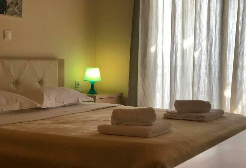 חדר אקונומי, Dimitri