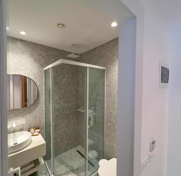 חדר סטנדרט עם מיטת קינג, Dimitri