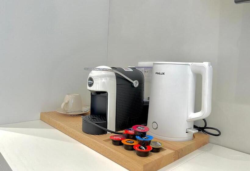 חדר דלוקס עם נוף, Dimitri