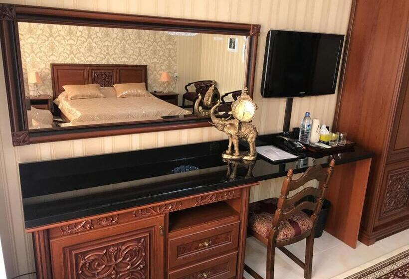 سوییت اجرایی, Gostinitsa Grand