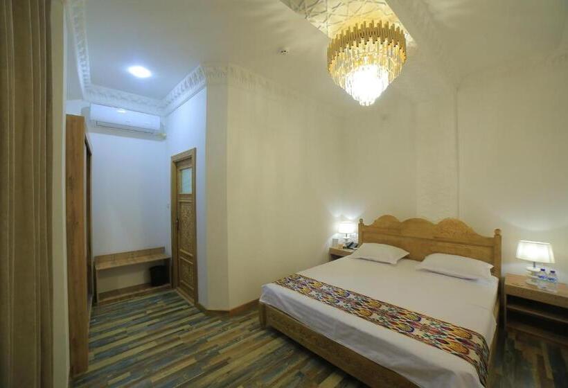 سوئیت با تخت بزرگ, Rizo Boutique