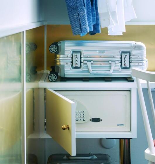 Quarto Economy, Five Rooms