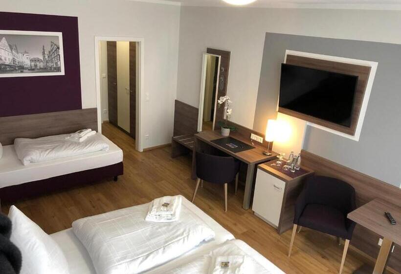 Standard Triple Room with Terrace, Altes Winzerhaus
