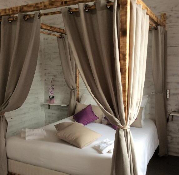 Полулюкс, Hôtel Familial L Ostréi