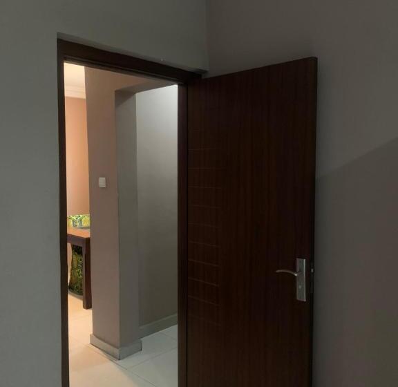 1 Bedroom Premium Apartment, Manjaro Suites