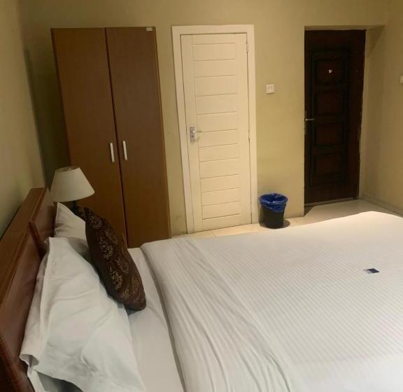 Standard Single Room, Manjaro Suites