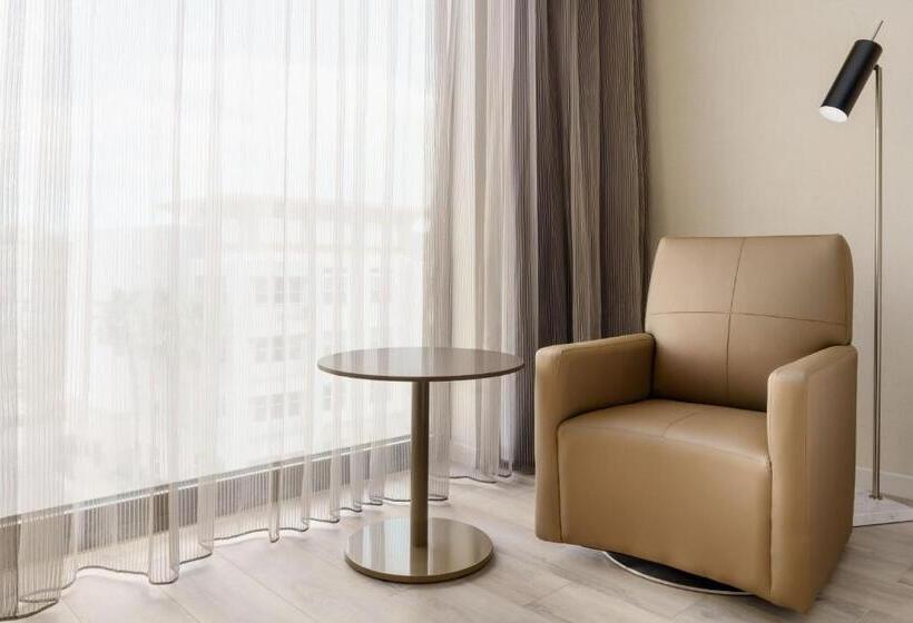Standard Room Superior Floor, Ac Hotel By Marriott Jacksonville St Johns Town Center