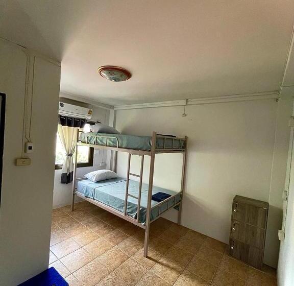 מיטה בחדר משותף, Satop Travelers Guesthouse
