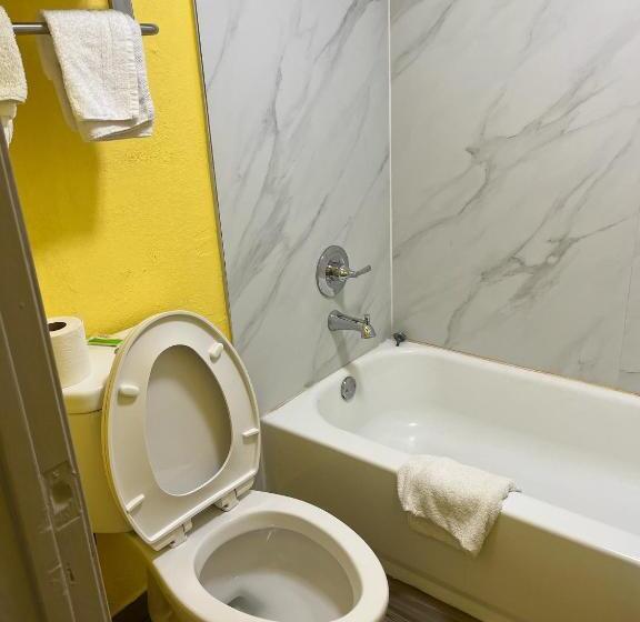 Стандартный Номер Кровать Кинг, Hallmarc Inn