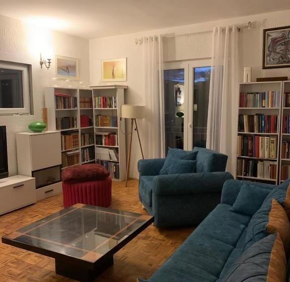 استودیوی استاندارد با چشم‌انداز دریا, Apartments Maya