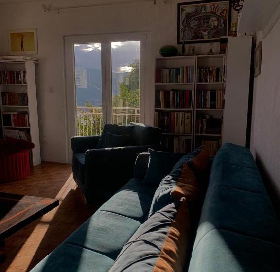 استودیوی استاندارد با چشم‌انداز دریا, Apartments Maya