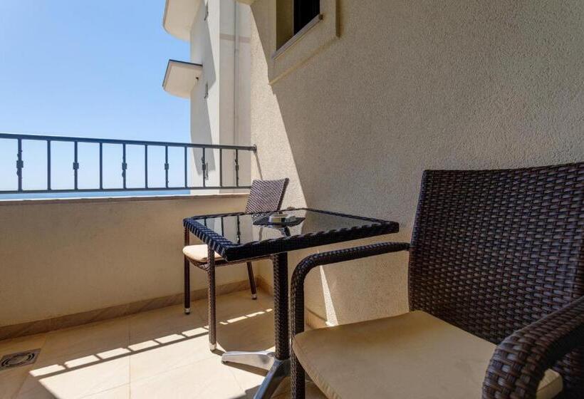 اتاق استاندارد با بالکن و چشم‌انداز دریا, Porta Volta Residence